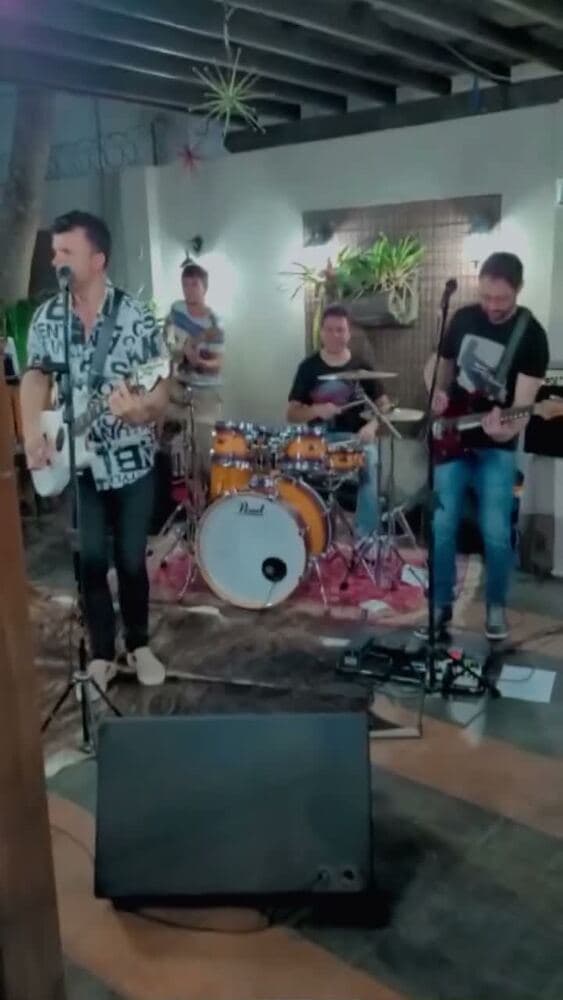 Vídeo de Viny Leite em apresentação e bastidores