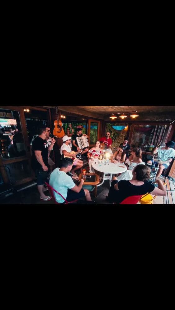 Vídeo de Viny Leite em apresentação e bastidores