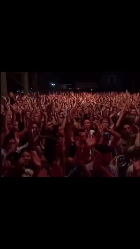 Vídeo de Viny Leite em apresentação e bastidores
