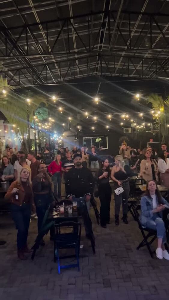 Vídeo de Viny Leite em apresentação e bastidores