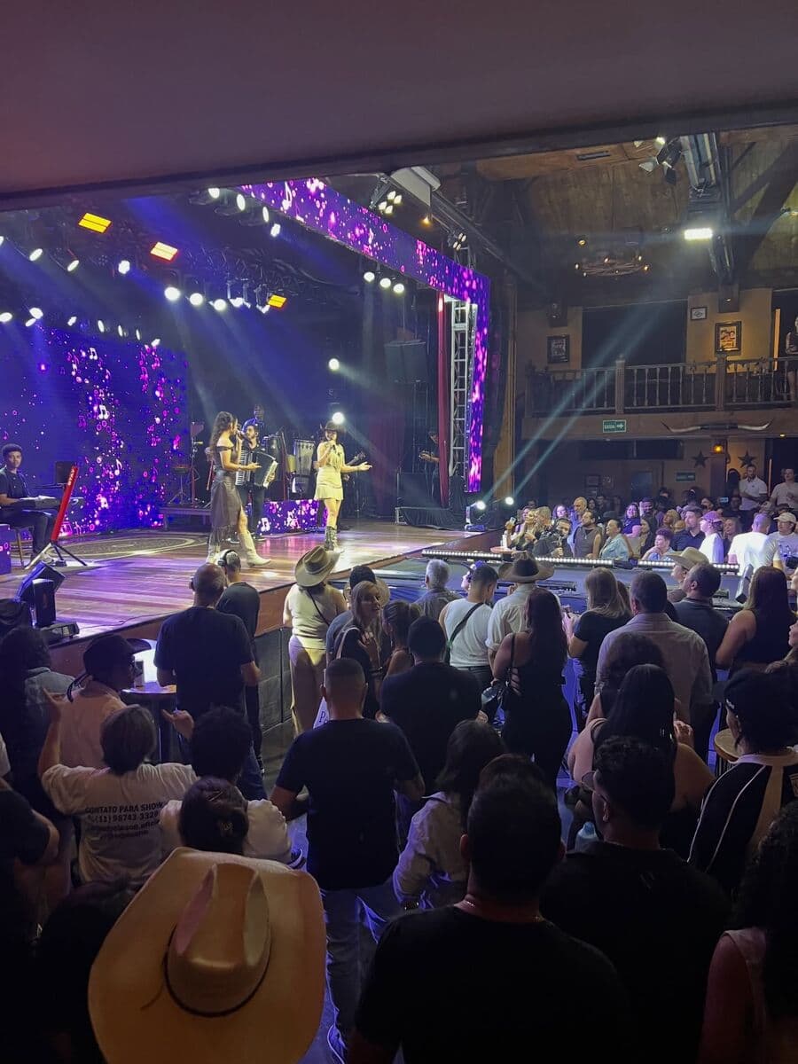 Registro de Viny Leite em shows, encontros e bastidores